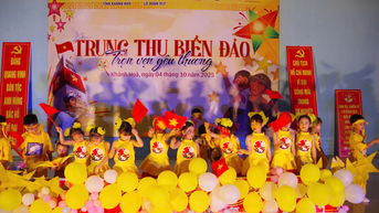 Lữ đoàn 957 tổ chức đêm hội “Trung thu biển đảo, trọn vẹn yêu thương”