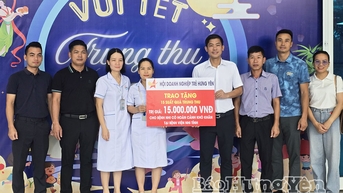 អង្គភាព និង​មូលដ្ឋាន​ផ្តល់​អំណោយ​ពិធីបុណ្យ​ពាក់កណ្តាល​សរទរដូវ និង​ប្រគល់​អំណោយ​ដល់​សិស្សានុសិស្ស​ក្នុង​កាលៈទេសៈ​លំបាក