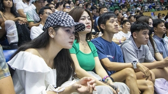관중석이 '폭발'하고, 다낭은 피클볼 시청자 수에서 기네스 기록을 세우는 방향으로 나아갑니다.