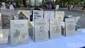 책 시리즈 "Thanh 장군과 Vinh 장군의 가족": 역사적 흐름 속의 두 세대 장군