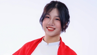 세계 최대 중국어 대회에서 베트남 여성 학생이 우승을 차지했습니다.