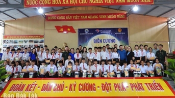 Tổ chức Tết trung thu cho trẻ em vùng biên