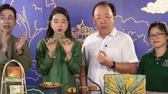 Cục trưởng Cục Quản lý thị trường tham gia livestream bán bánh Trung thu