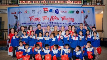 Mang Trung thu đến trẻ em vùng cao tỉnh Lào Cai
