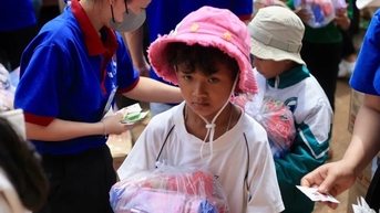 Gần 10.000 trẻ em xã biên giới Tuy Đức vui Trung thu