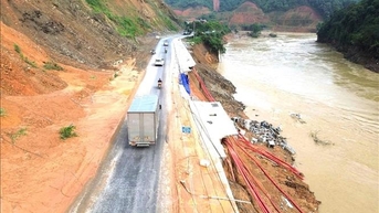 Thủ tướng yêu cầu 15 tỉnh, thành phố chủ động ứng phó nguy cơ mưa lũ, sạt lở đất do ảnh hưởng của bão số 11