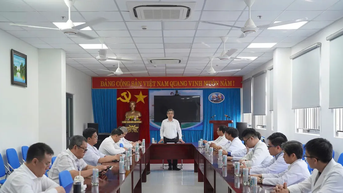 Lãnh đạo Thành ủy TPHCM thăm, động viên đội ngũ bác sĩ tăng cường công tác tại Côn Đảo