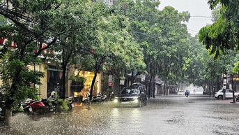 Chủ tịch UBND tỉnh Bắc Ninh yêu cầu: Thực hiện nghiêm túc tuần tra, canh gác, kịp thời phát hiện sự cố, bảo vệ đê điều trong mùa bão lũ