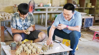 Làng nghề phải sống được bằng đơn hàng