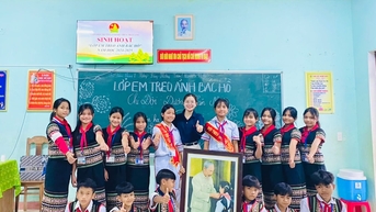 Xây trường nội trú, nâng bước học trò vùng biên