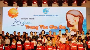 Trao 80 suất quà Trung thu cho thiếu nhi xã Phước Trà