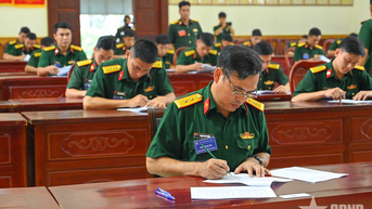 Binh chủng Đặc công thi cán bộ huấn luyện điều lệnh giỏi