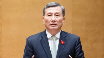 레꽝후이 씨는 국회 의원직을 그만두었습니다.