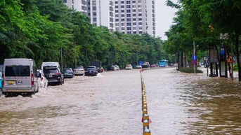Bão Matmo suy yếu, mưa lớn diện rộng Bắc Bộ và Thanh Hóa, căn cứ tình hình cho học sinh nghỉ