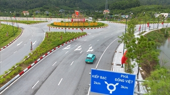 콘손-키엡박 가을 축제 개막을 위한 교통 분산