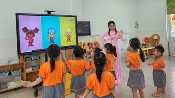 Tiếng Anh thành ngôn ngữ thứ hai: Giáo viên cũng cần phải học