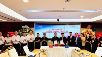 ACB សហការជាមួយ Viettel ដើម្បីជំរុញការផ្លាស់ប្តូរឌីជីថលសម្រាប់អាជីវកម្ម និងគ្រួសារអាជីវកម្ម