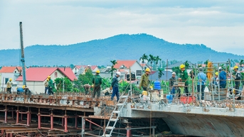 Tăng tốc thi công nút giao liên thông kết nối quốc lộ 17B và quốc lộ 5