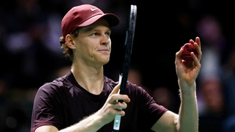 Sinner tiến sát đến vị trí số 1 thế giới sau khi lọt vào bán kết Paris Masters