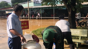 Hỗ trợ xử lý môi trường, phòng chống dịch bệnh sau lũ