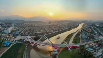 Từ đường mòn lịch sử đến cao tốc vươn xa