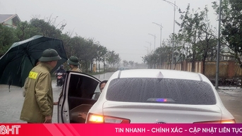 Toàn cảnh mưa lũ ở Hà Tĩnh: Nước sông đang lên, cảnh báo ngập lụt diện rộng