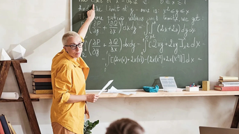 Giáo viên trẻ EU bỏ nghề ngày càng nhiều