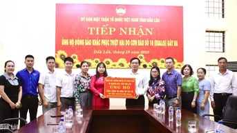 Xã Krông Ana ủng hộ hơn 500 triệu đồng giúp đồng bào khắc phục thiệt hại do bão lũ