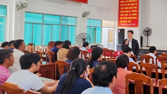 Phường Phú Yên tập huấn ứng dụng trí tuệ nhân tạo (AI) ChatGPT trong tham mưu, giải quyết công việc hành chính