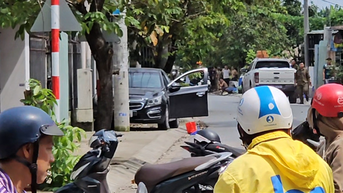 Mở cốp ôtô đậu ven đường, phát hiện thi thể cô gái đang phân hủy