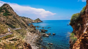 Bình Định: Khám phá vẻ đẹp từ biển xanh đến tháp Chăm cổ