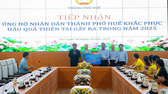 Petrolimex ủng hộ 2 tỷ đồng giúp đỡ nhân dân thành phố Huế khắc phục hậu quả mưa lũ