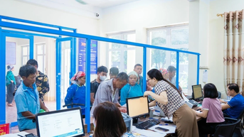 Từ ngày 1/11, người dân không cần xuất trình giấy tờ đã tích hợp trên VNeID khi chứng thực