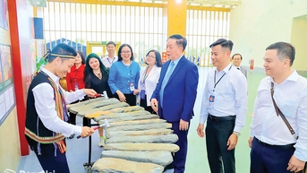 Ngân vang tiếng đàn bảo vật quốc gia