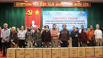 1.130 triệu đồng hỗ trợ xây dựng “Mái ấm tình thương” và tặng quà cho phụ nữ, học sinh có hoàn cảnh khó khăn