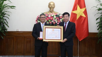 Trao tặng Huân chương Hữu nghị cho Đại sứ Indonesia tại Việt Nam