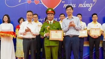 Chiến sĩ 61 lần hiến máu, tiểu cầu lái xe "0 đồng" chở bệnh nhân nghèo