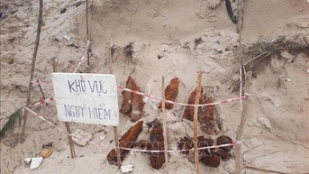 Quảng Trị: Phát hiện 8 quả bom mìn lộ thiên sau mưa lũ