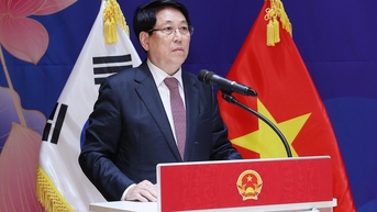 Chủ tịch nước Lương Cường gặp cộng đồng người Việt tại Hàn Quốc