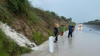 Cao tốc Vĩnh Hảo - Phan Thiết lại ứ đọng nước