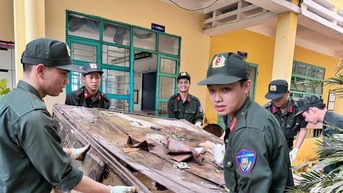 Tuổi trẻ Đà Nẵng ra quân khắc phục hậu quả mưa lũ