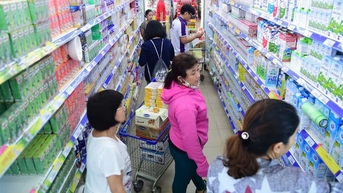 Bão cạnh tranh, các 'đại gia' ngành sữa đang làm ăn ra sao?