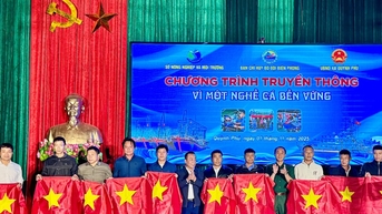 Tuyên truyền chống khai thác thuỷ sản bất hợp pháp cho ngư dân tại xã Quỳnh Phú