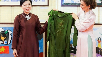 Thời trang ngoại giao