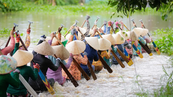 Các “tay bơi nữ” sôi nổi tập luyện cho mùa giải đua ghe Ngo 2025