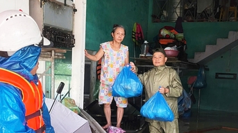 រួមគ្នាជាមួយទីក្រុង Da Nang