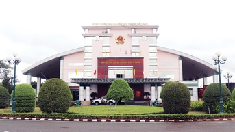 Hoạt động thông quan ở Cửa khẩu quốc tế Hoa Lư