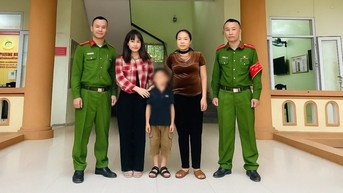 Ba giờ tìm kiếm cháu bé đi lạc trên đường đi học