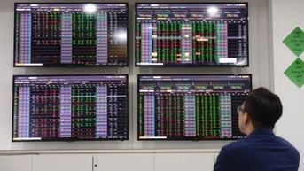 Phân hóa rõ nét, áp lực điều chỉnh gia tăng trên thị trường chứng khoán cuối tháng 10