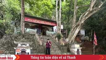 Thăm đền Cùng bên bờ sông Mã